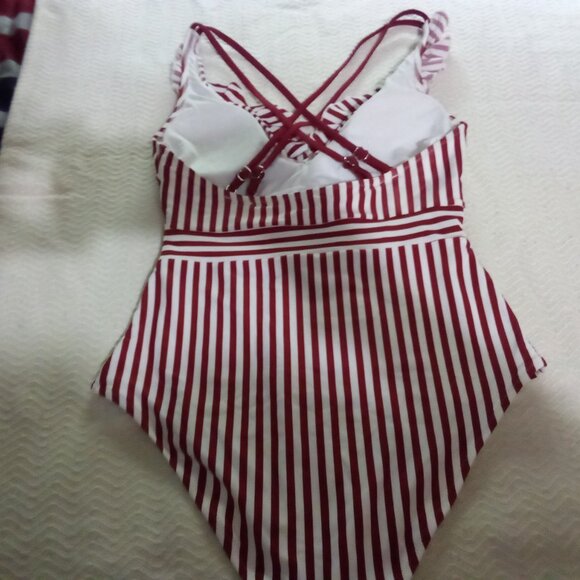 Cupshe bathing suit size m - Picture 3 of 4